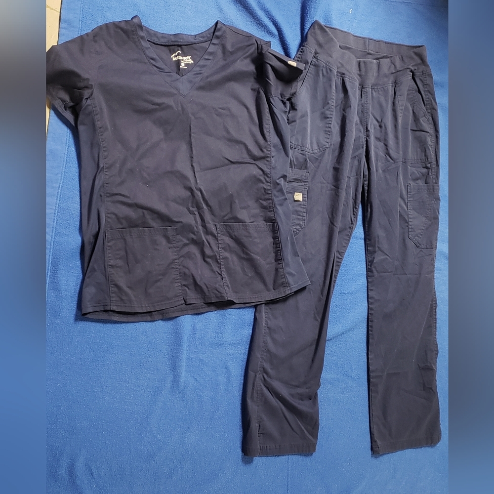 Scrub set